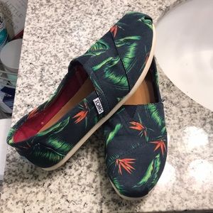 Tropical Canvas Toms